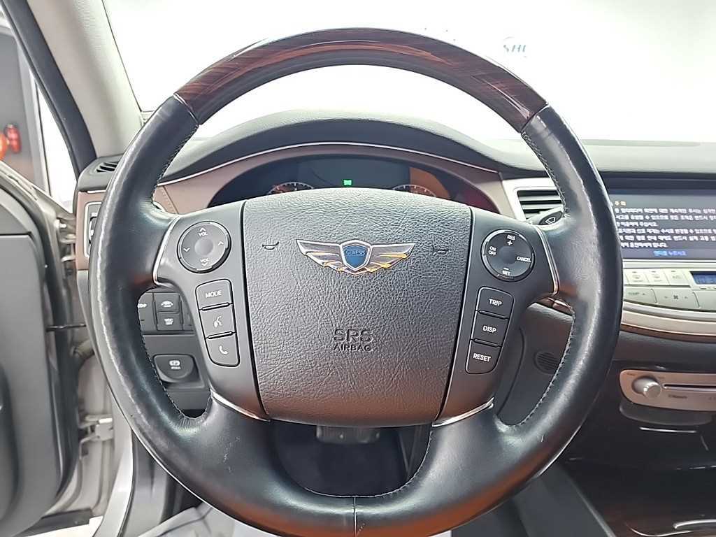 HYUNDAI Genesis - Vista 9