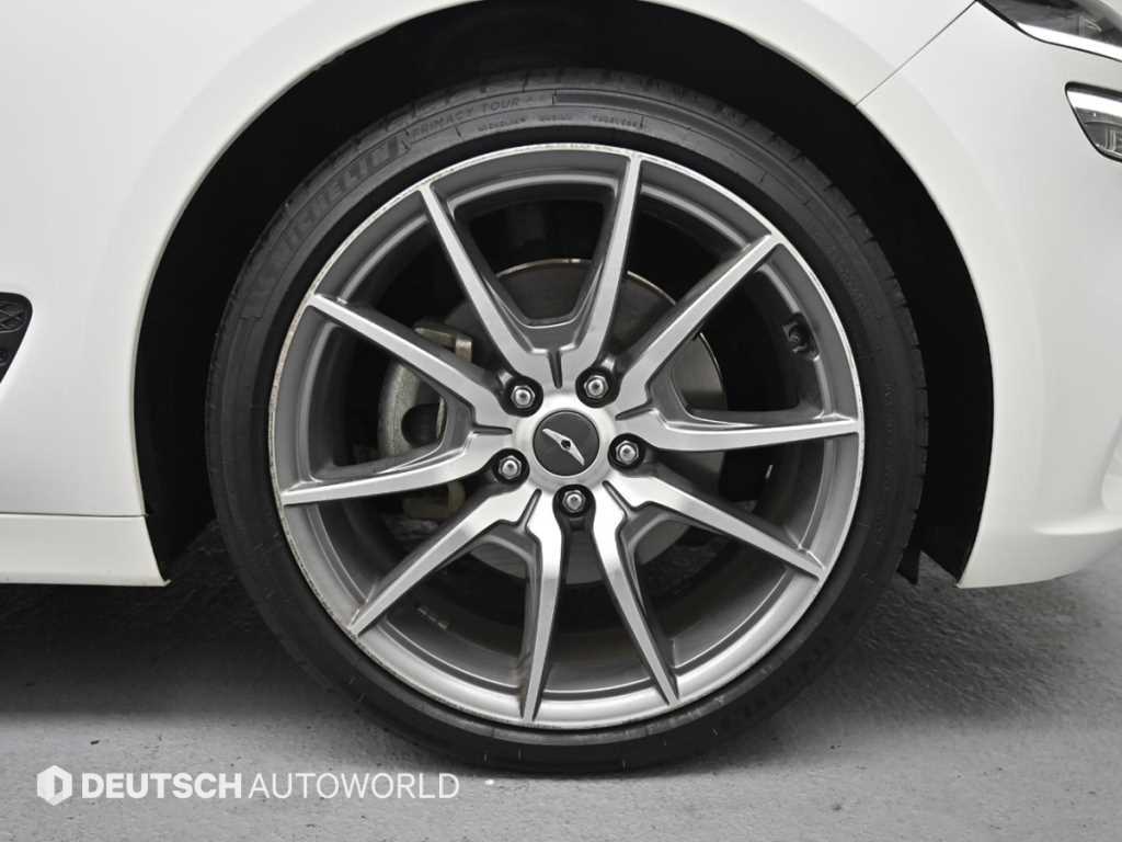 Genesis G70 - Vista 5