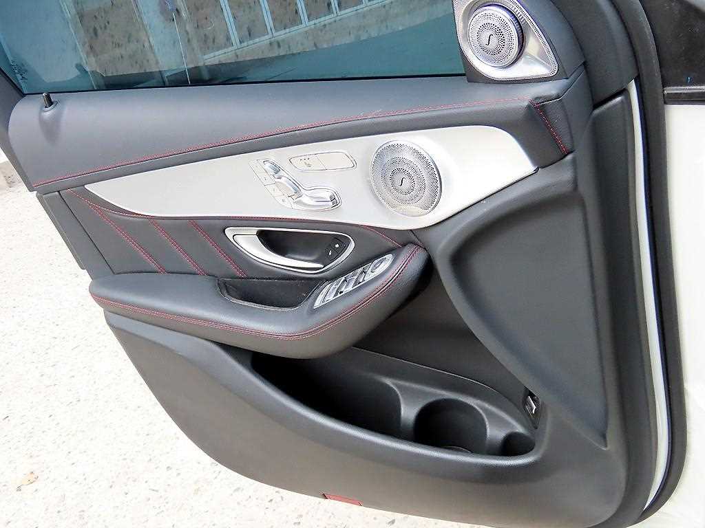 Mercedes Benz GLC Class - Vista 11