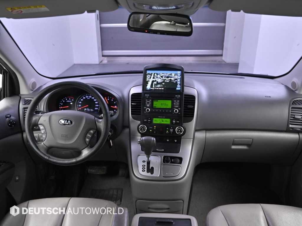 KIA Carnival - Vista 7