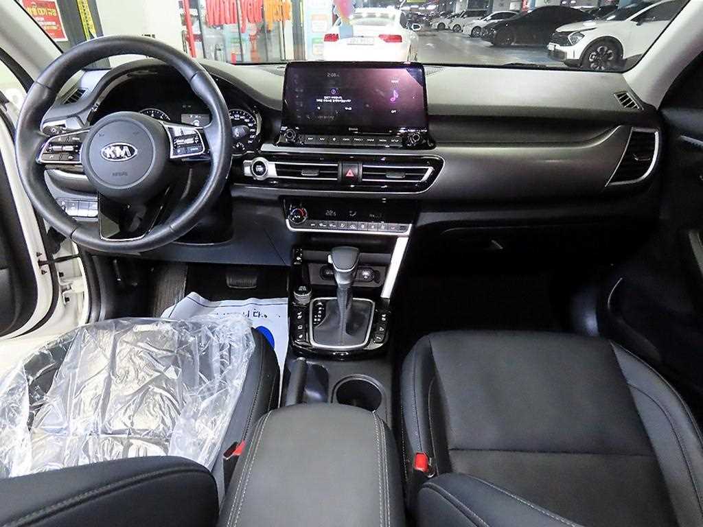 KIA Seltos - Vista 10