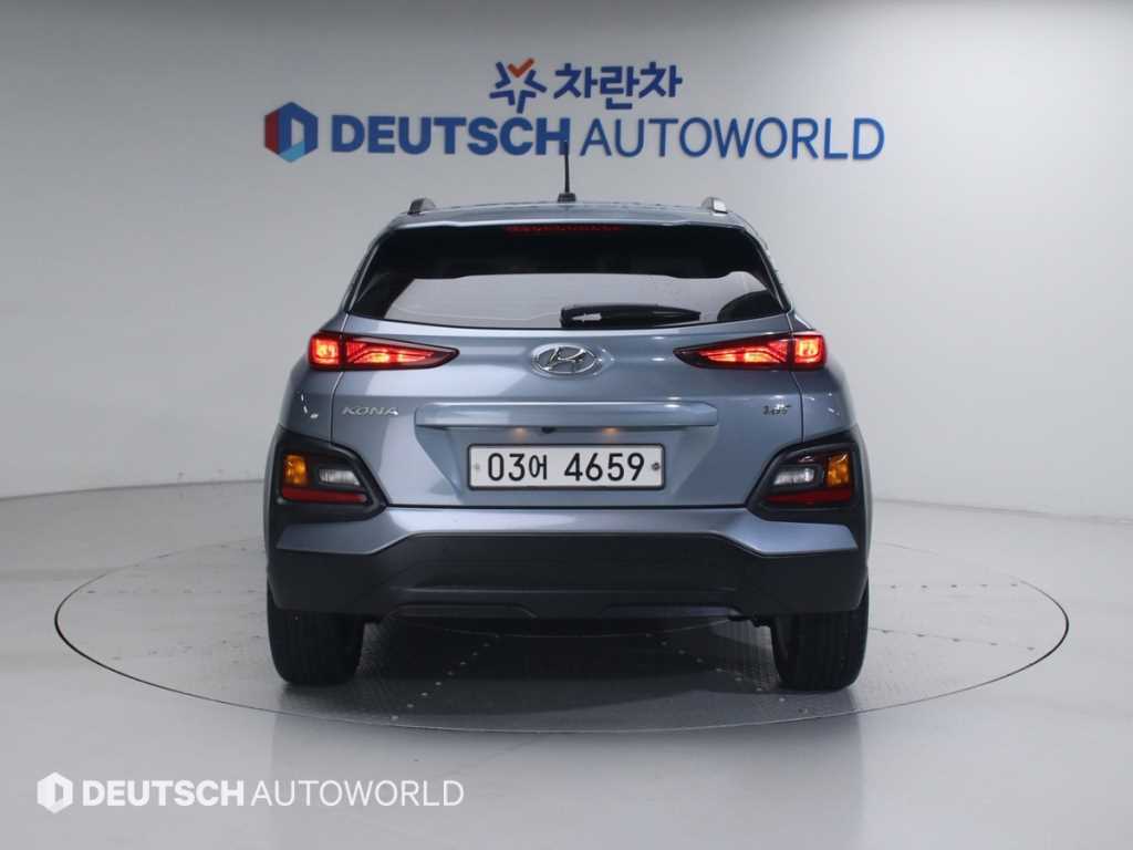 HYUNDAI Kona - Vista 4
