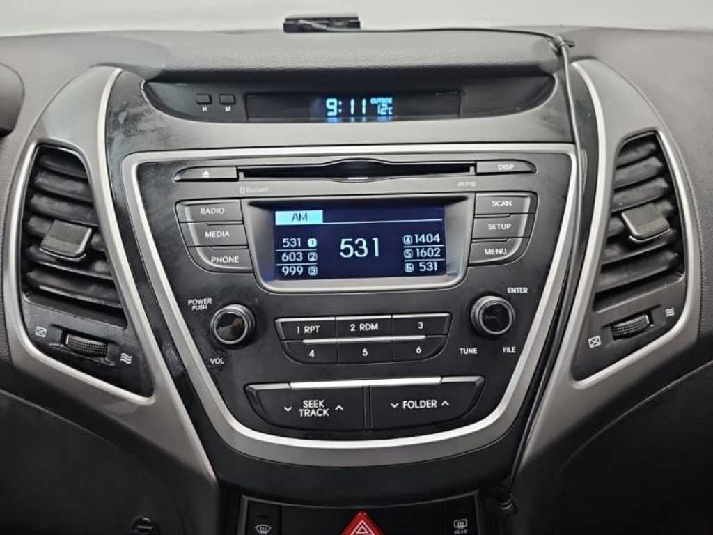 HYUNDAI Avante - Vista 11