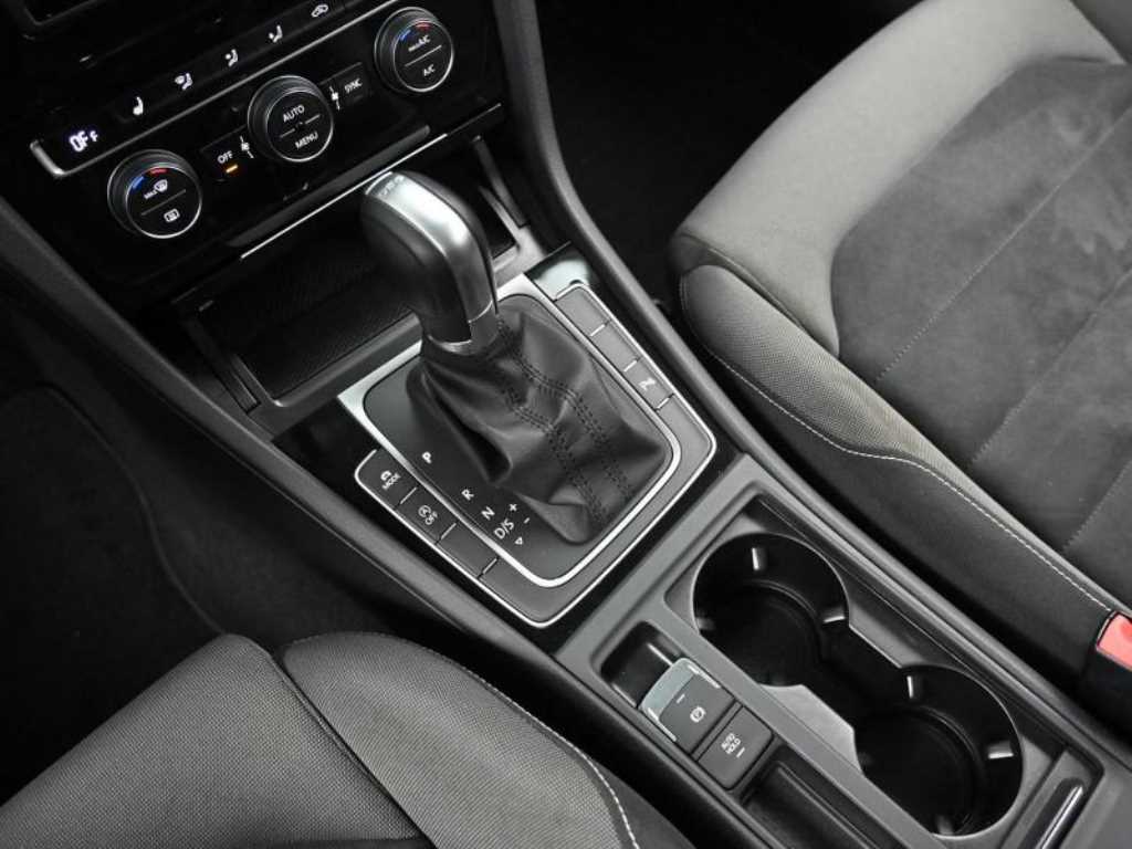 Volkswagen Golf - Vista 9