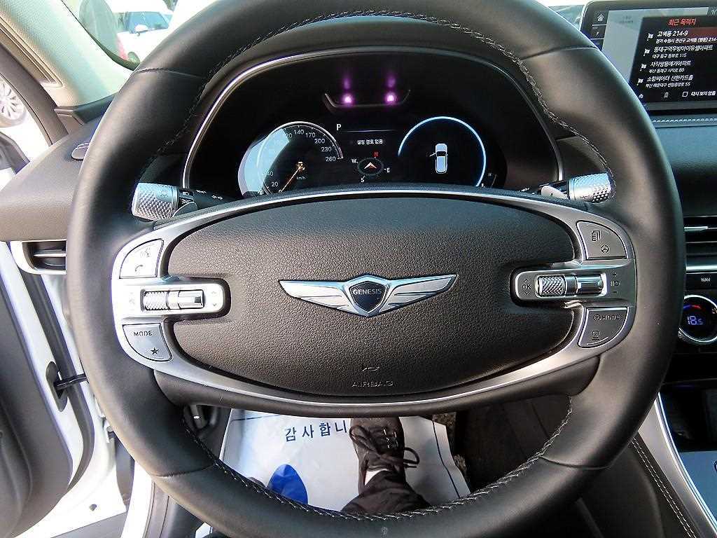 Genesis GV80 - Vista 8