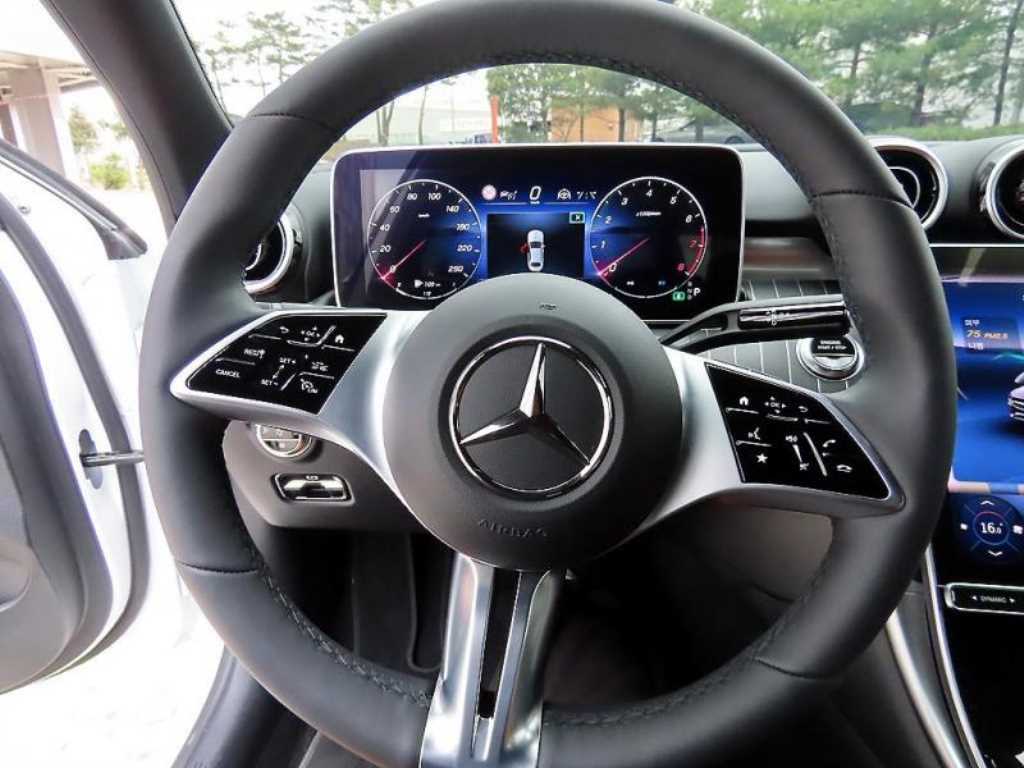 Mercedes Benz C Class - Vista 8