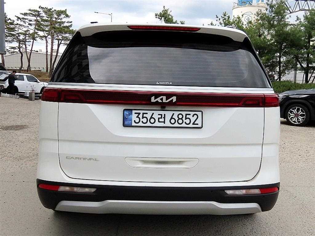 KIA Carnival - Vista 4