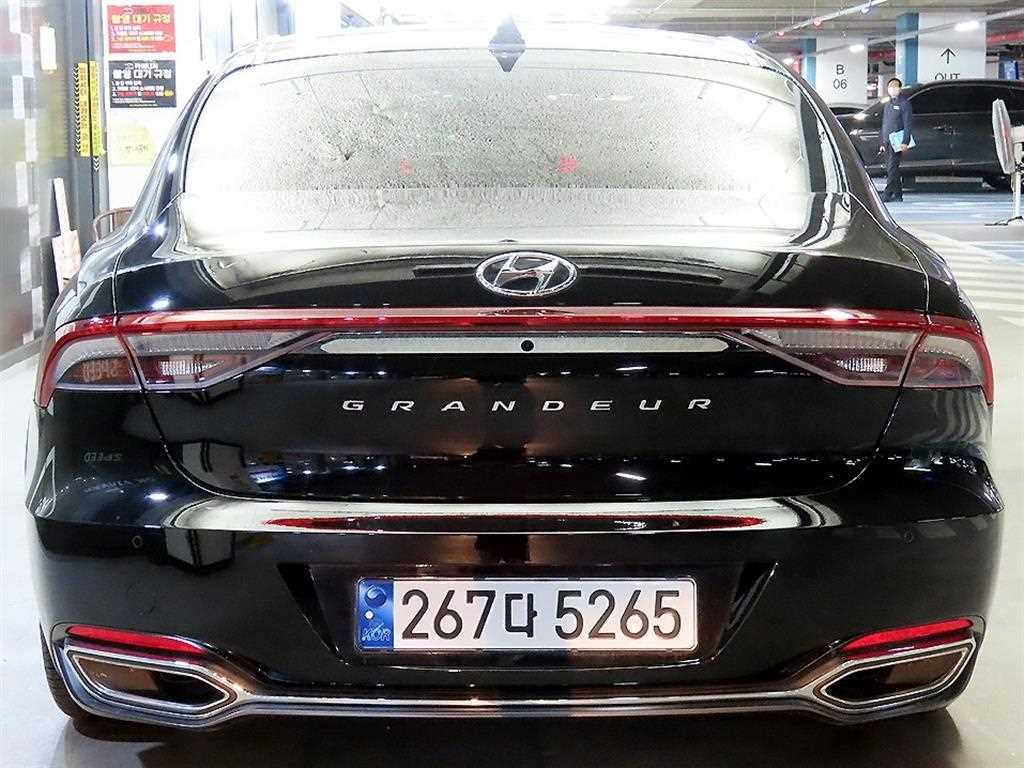 HYUNDAI Grandeur - Vista 6