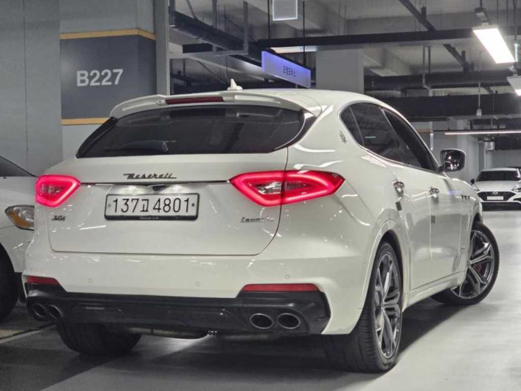 Maserati Levante - Vista 3