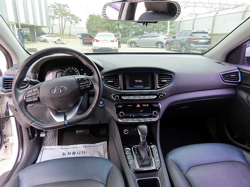 HYUNDAI Ioniq - Vista 7