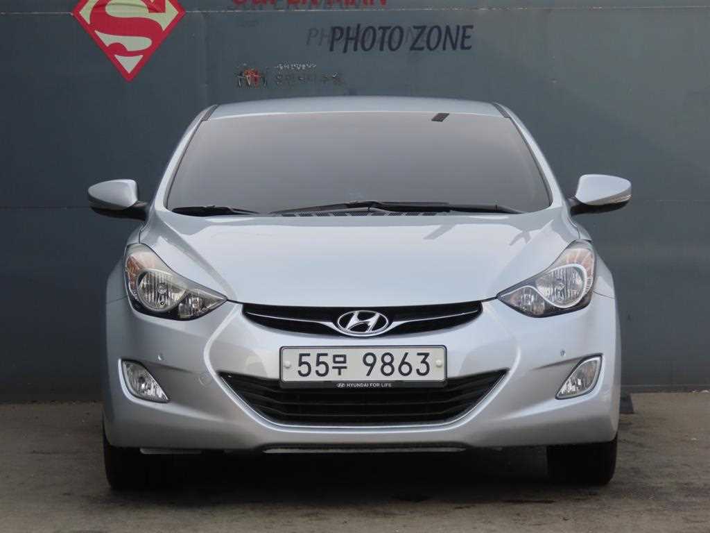 HYUNDAI Avante - Vista 2