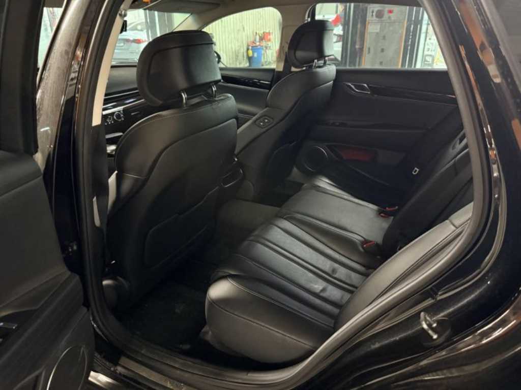 Genesis G80 - Vista 8