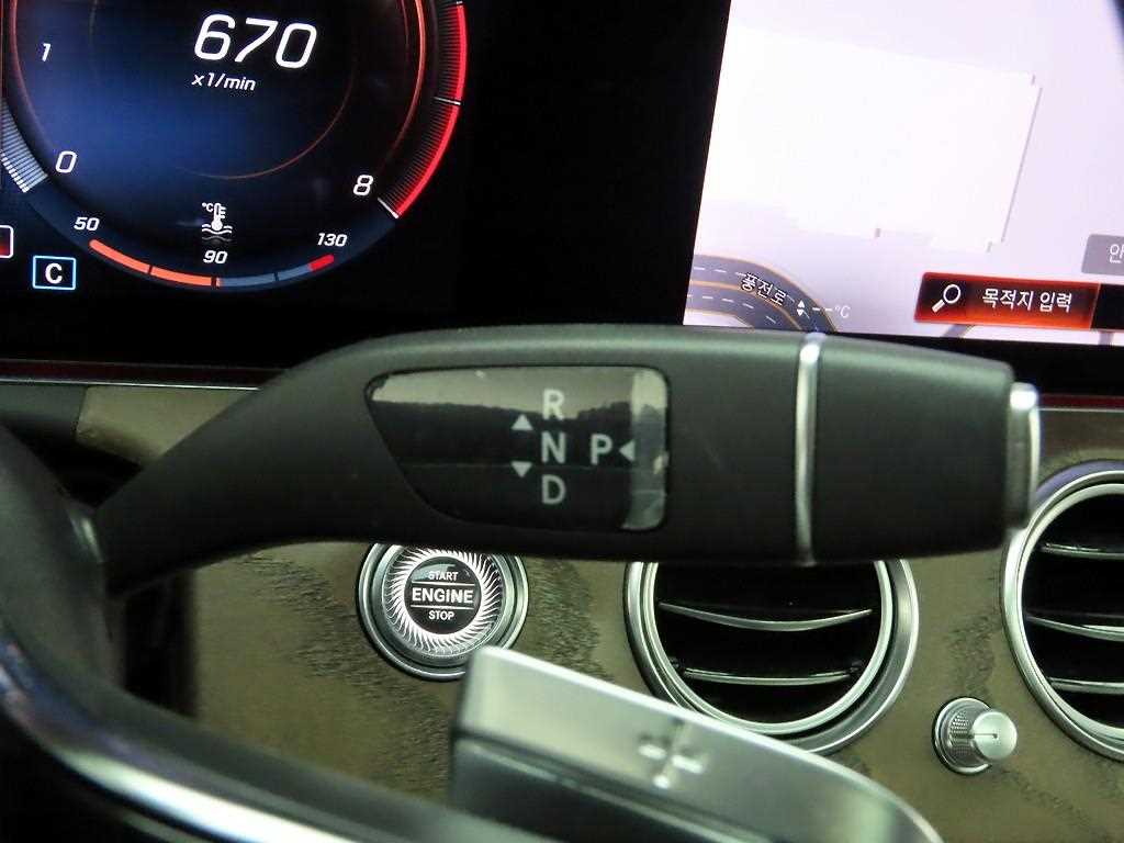 Mercedes Benz E class - Vista 10