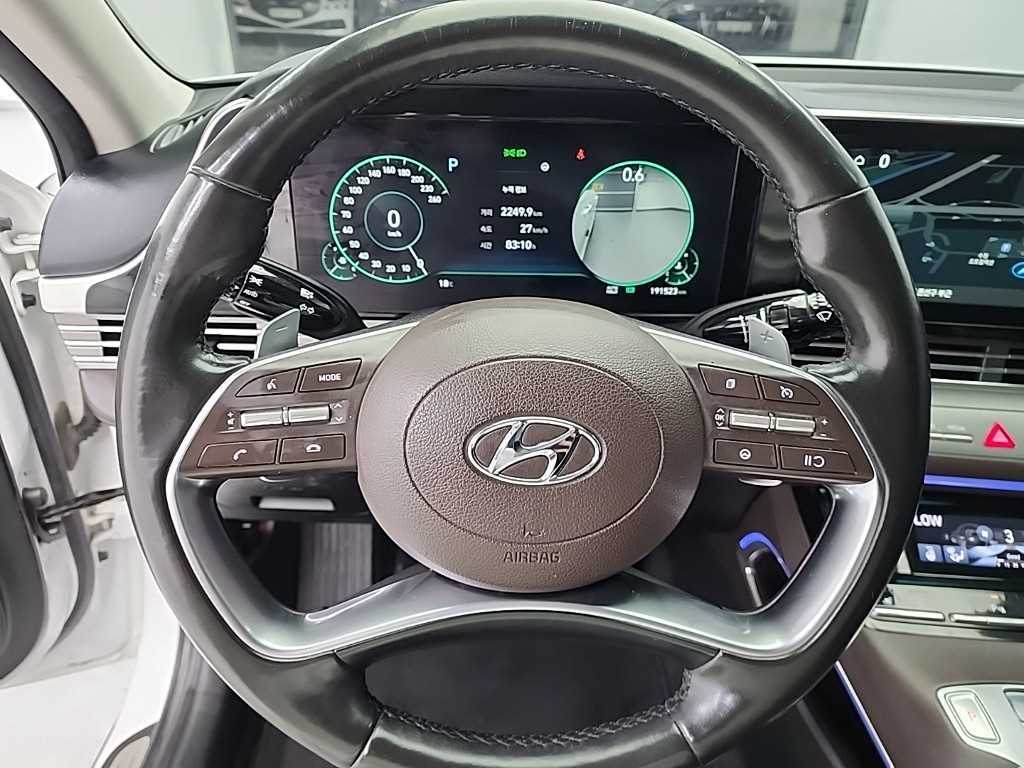 HYUNDAI Grandeur - Vista 9