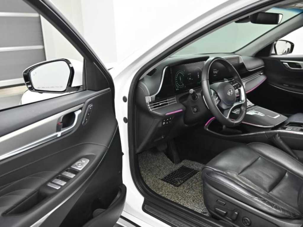 HYUNDAI Grandeur - Vista 11