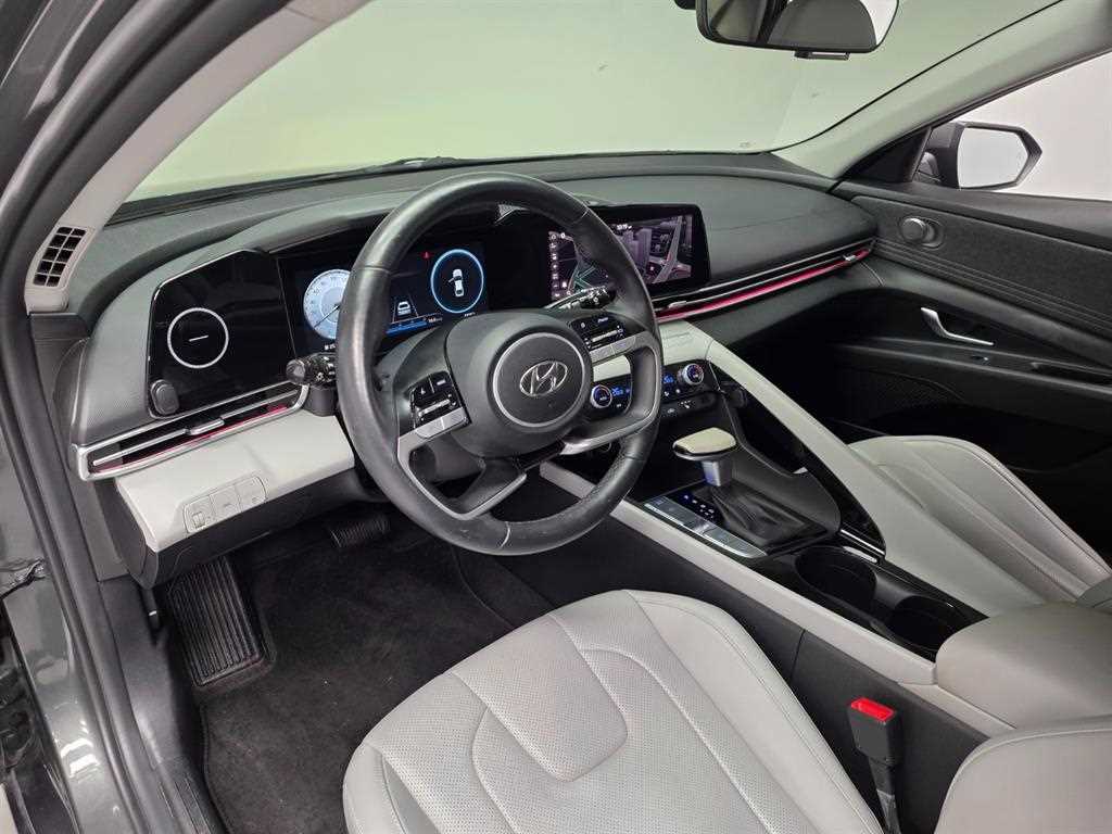 HYUNDAI Avante - Vista 8