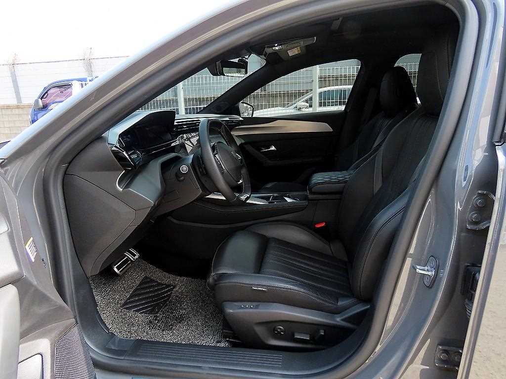 Peugeot 408 - Vista 5