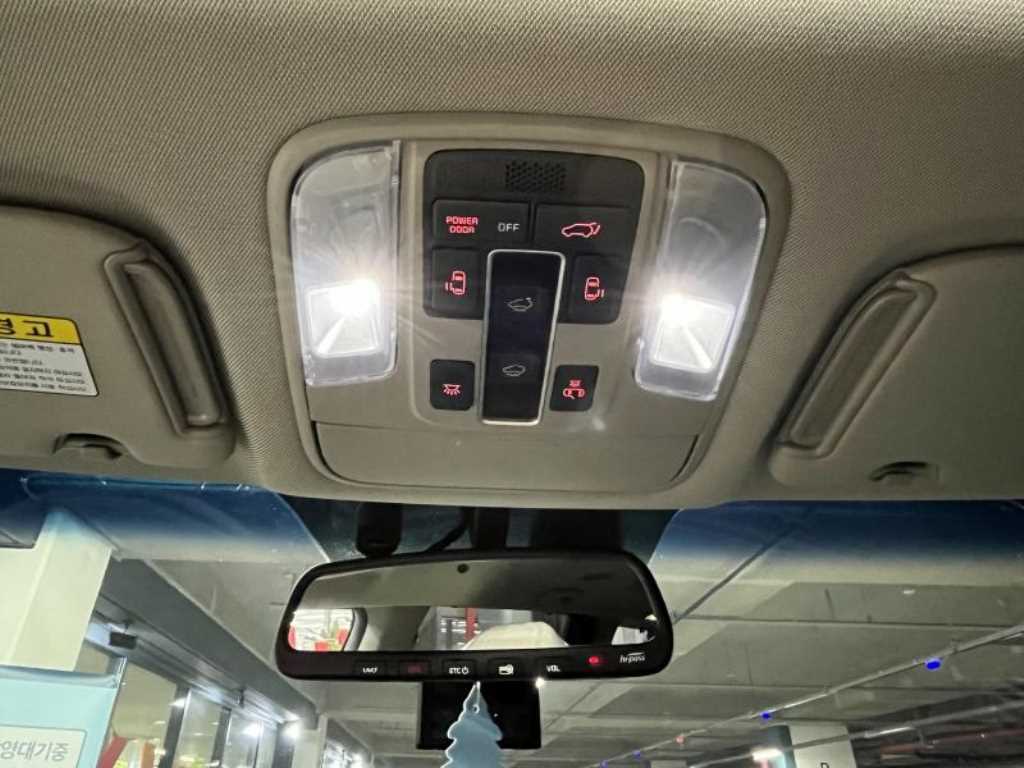 KIA Carnival - Vista 11