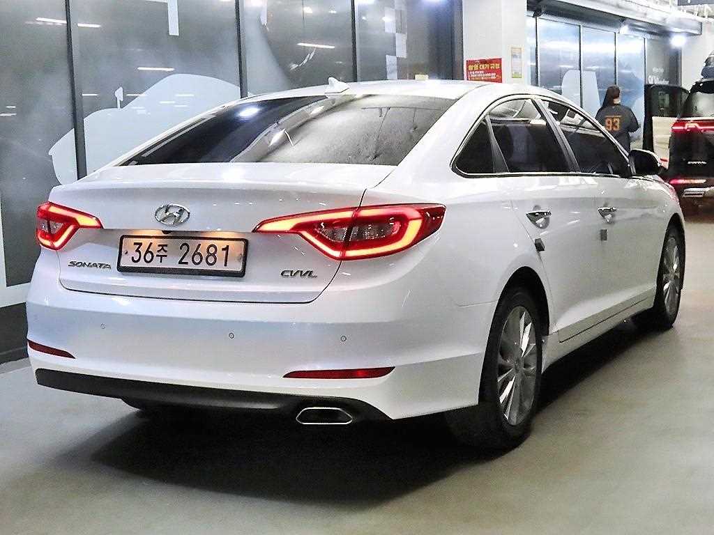HYUNDAI Sonata - Vista 4