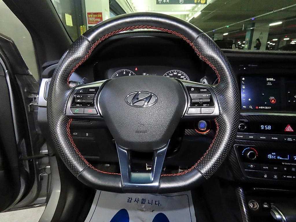 HYUNDAI Sonata - Vista 8