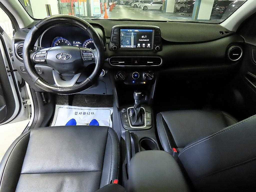 HYUNDAI Kona - Vista 10