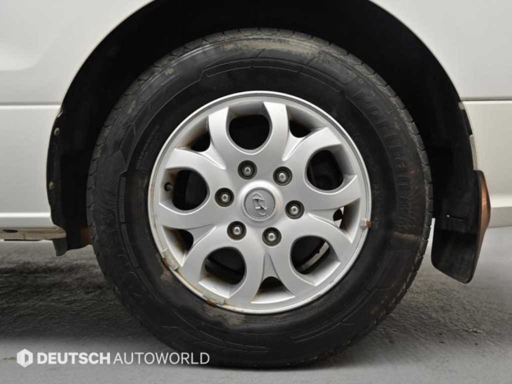 HYUNDAI Starex - Vista 5