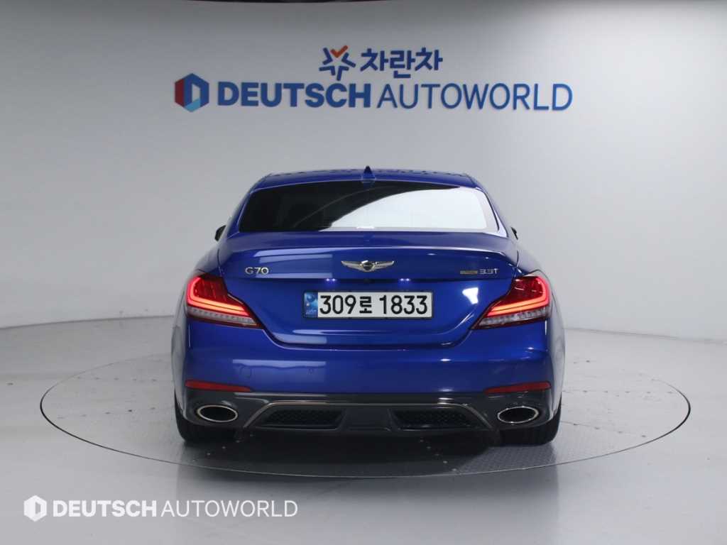 Genesis G70 - Vista 4