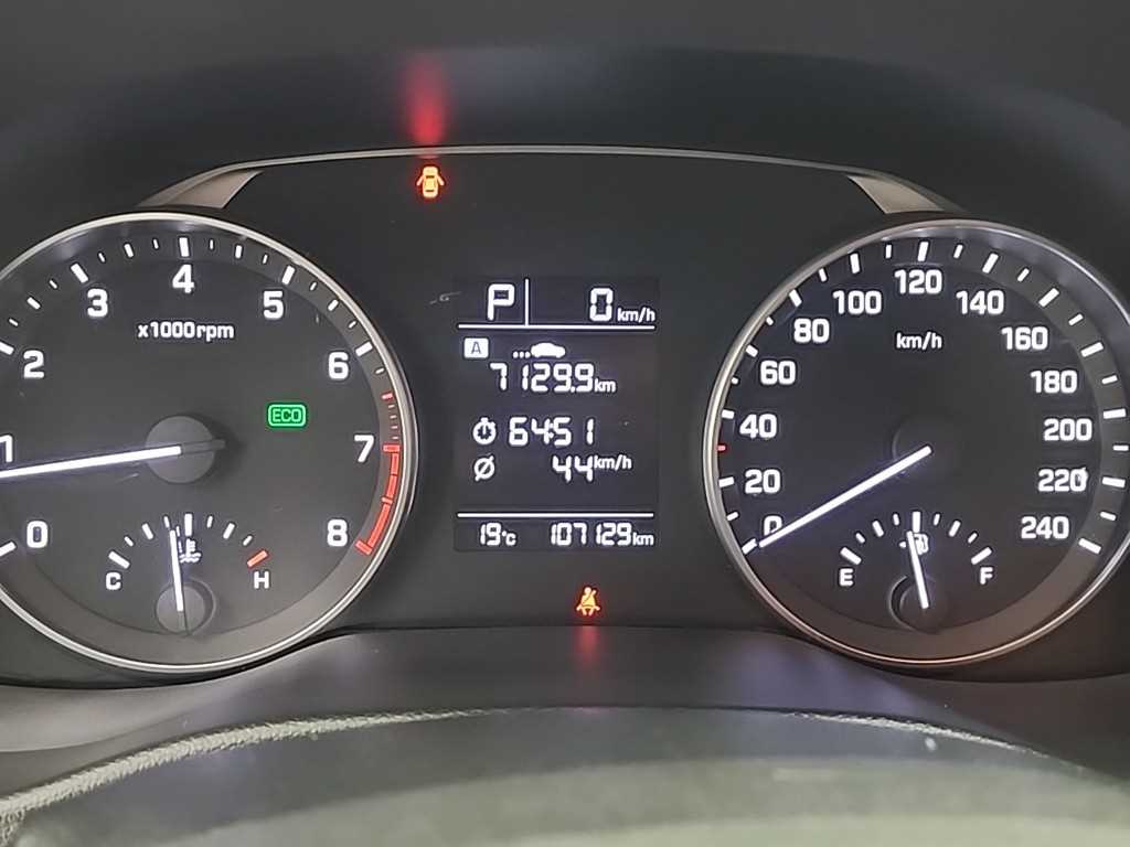 HYUNDAI Avante - Vista 6