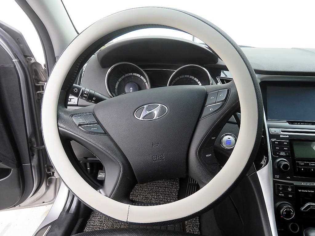 HYUNDAI Sonata - Vista 8