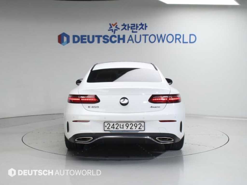 Mercedes Benz E class - Vista 4