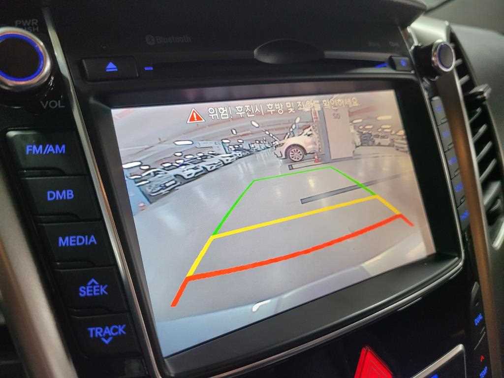 HYUNDAI i30 - Vista 10