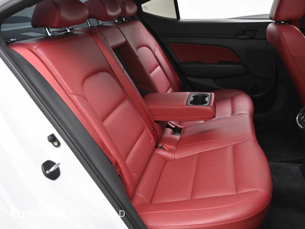 HYUNDAI Avante - Vista 12