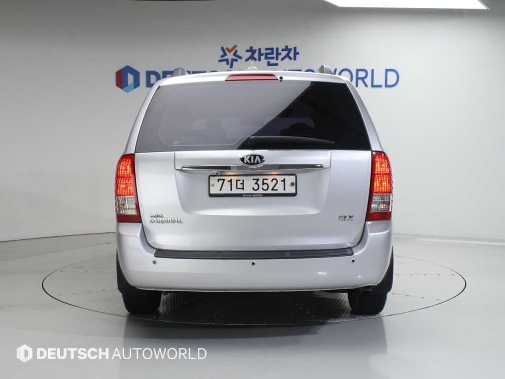 KIA Carnival - Vista 4