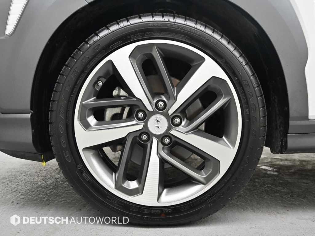 HYUNDAI Kona - Vista 5