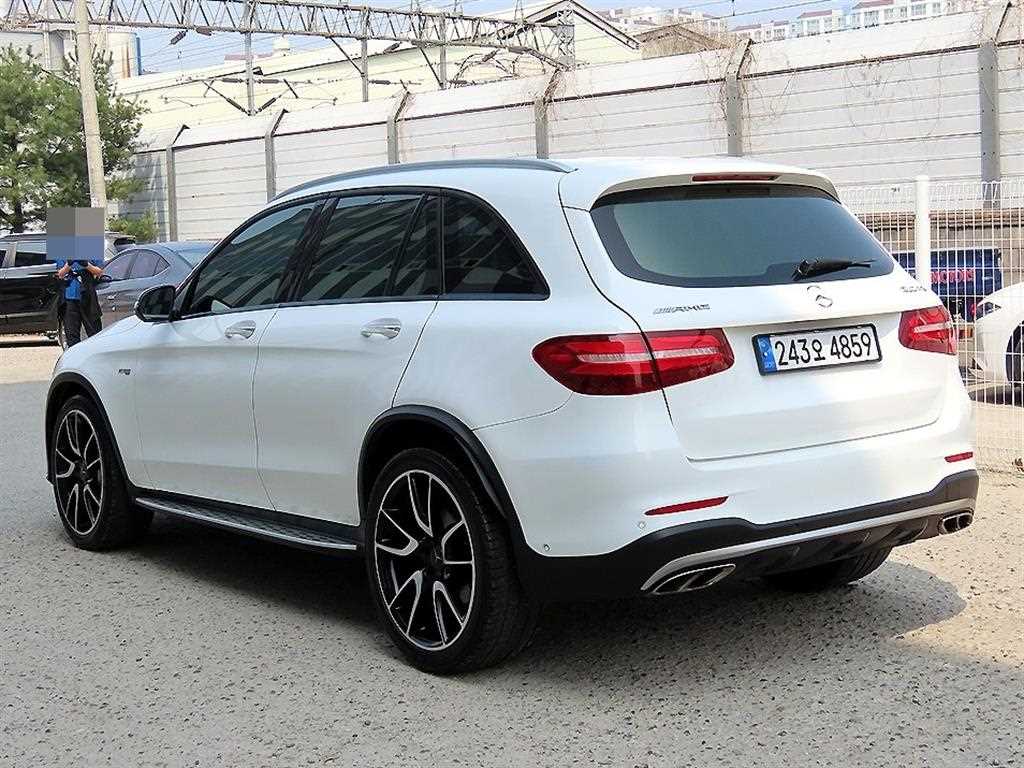 Mercedes Benz GLC Class - Vista 3