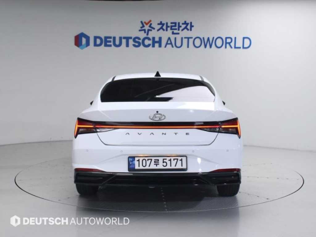 HYUNDAI Avante - Vista 4