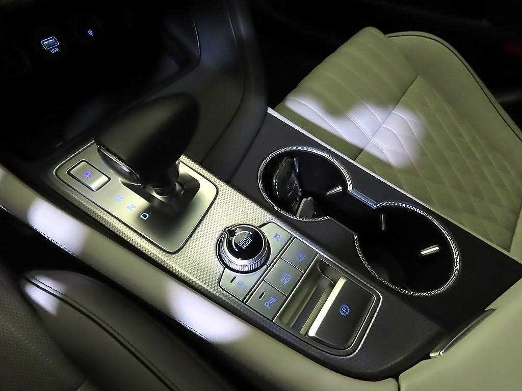 Genesis G70 - Vista 12