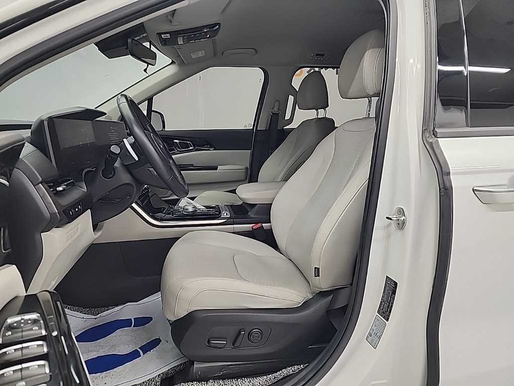 KIA Carnival - Vista 11