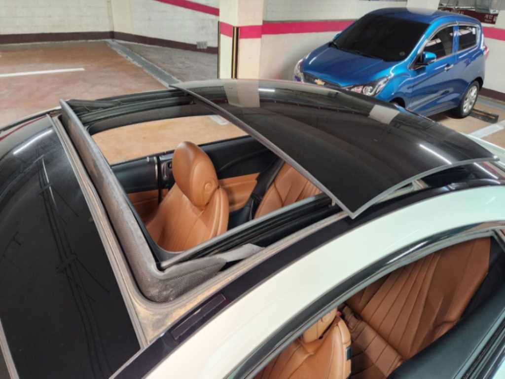 Mercedes Benz E class - Vista 7