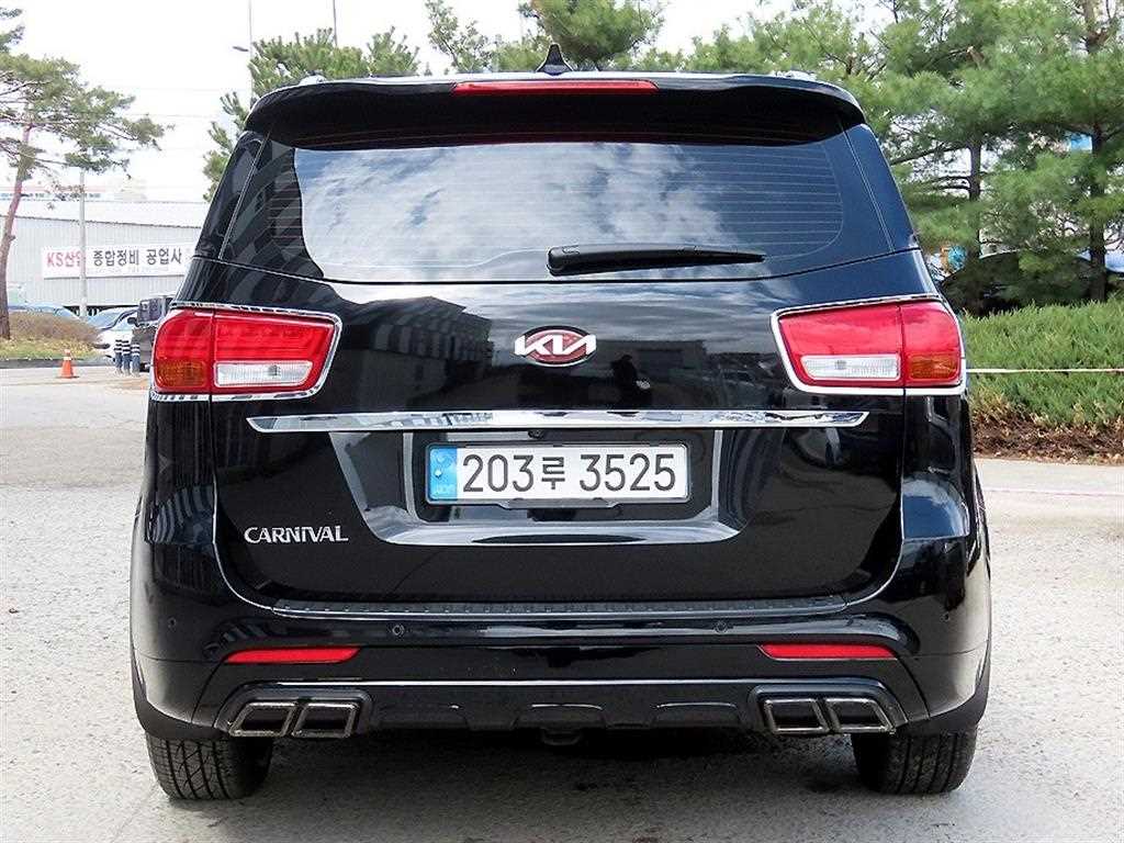 KIA Carnival - Vista 4