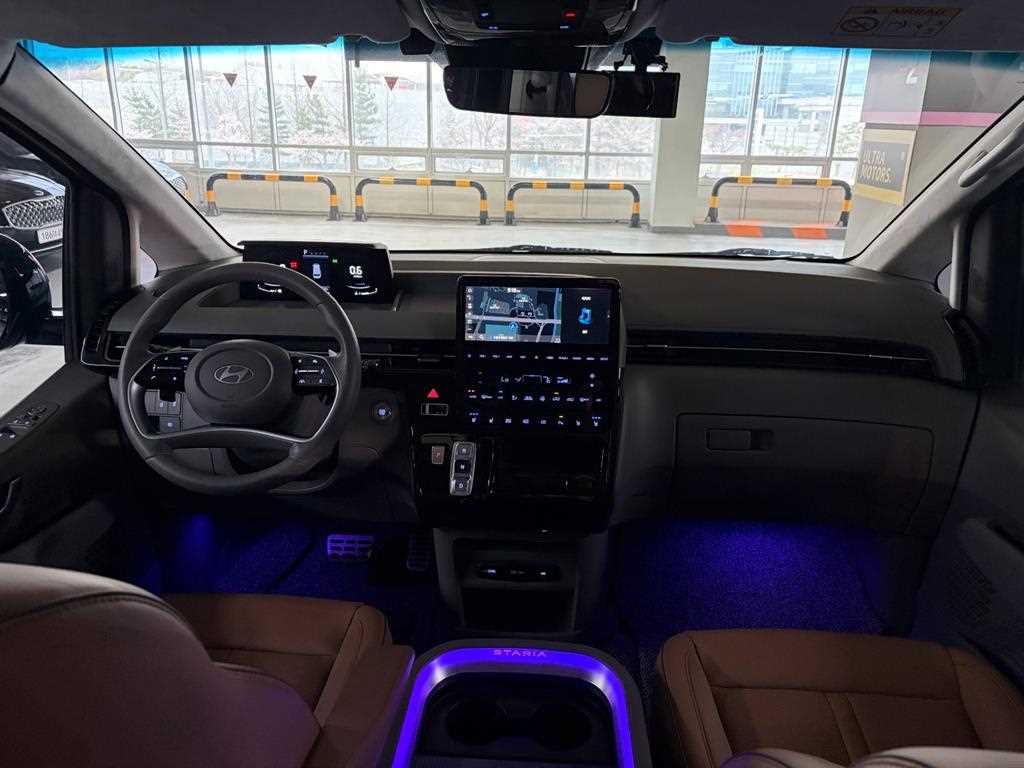 HYUNDAI Staria - Vista 6