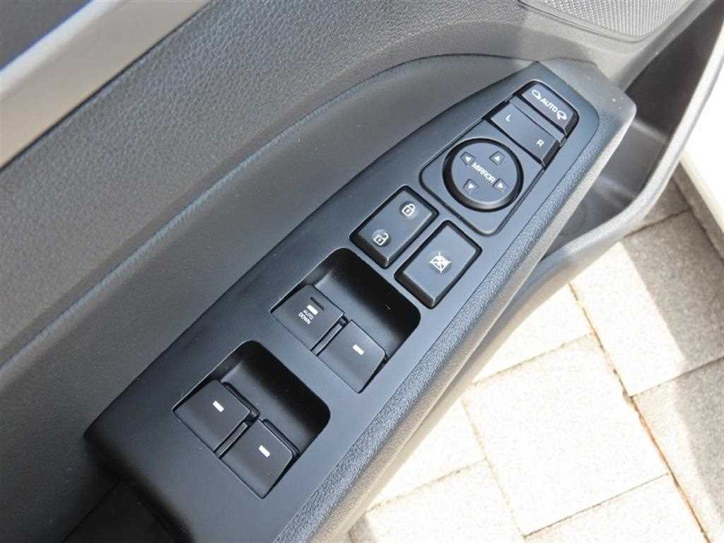 HYUNDAI Avante - Vista 12