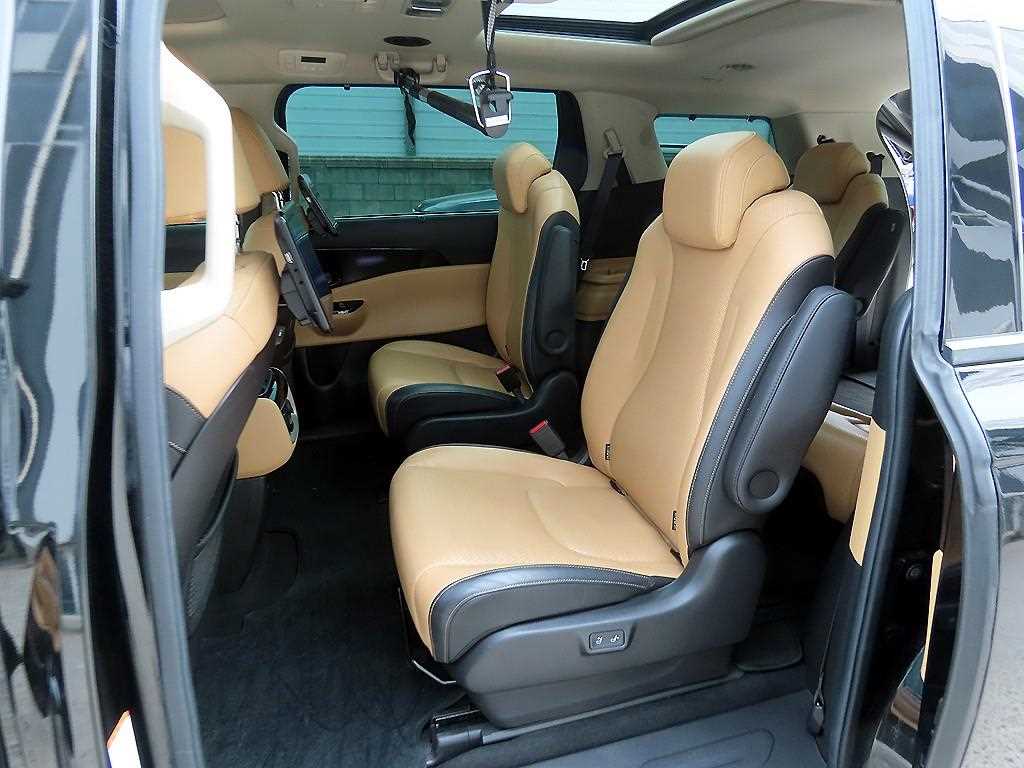 KIA Carnival - Vista 6