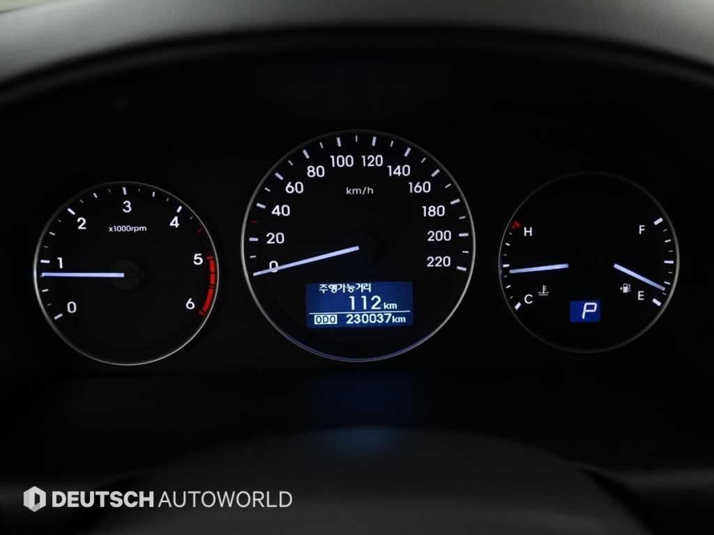 HYUNDAI Starex - Vista 8