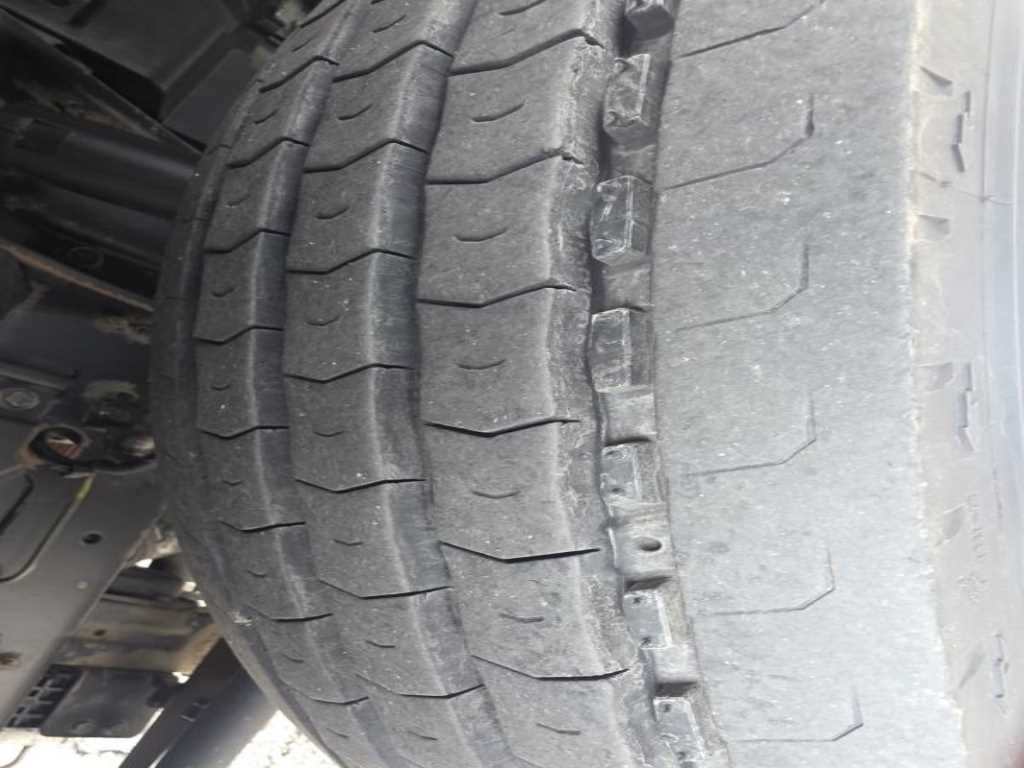 medium and large cargo truck - Vista 11