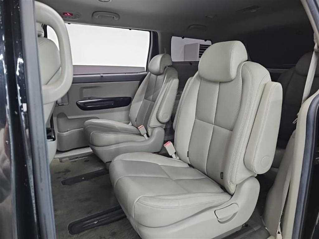 KIA Carnival 2017 Negro - Importación desde Corea - HF Imports Iquique - Foto 17