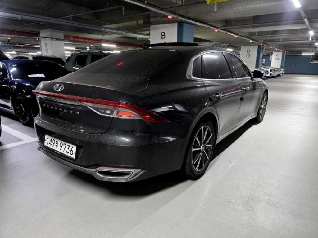 HYUNDAI Grandeur - Vista 3