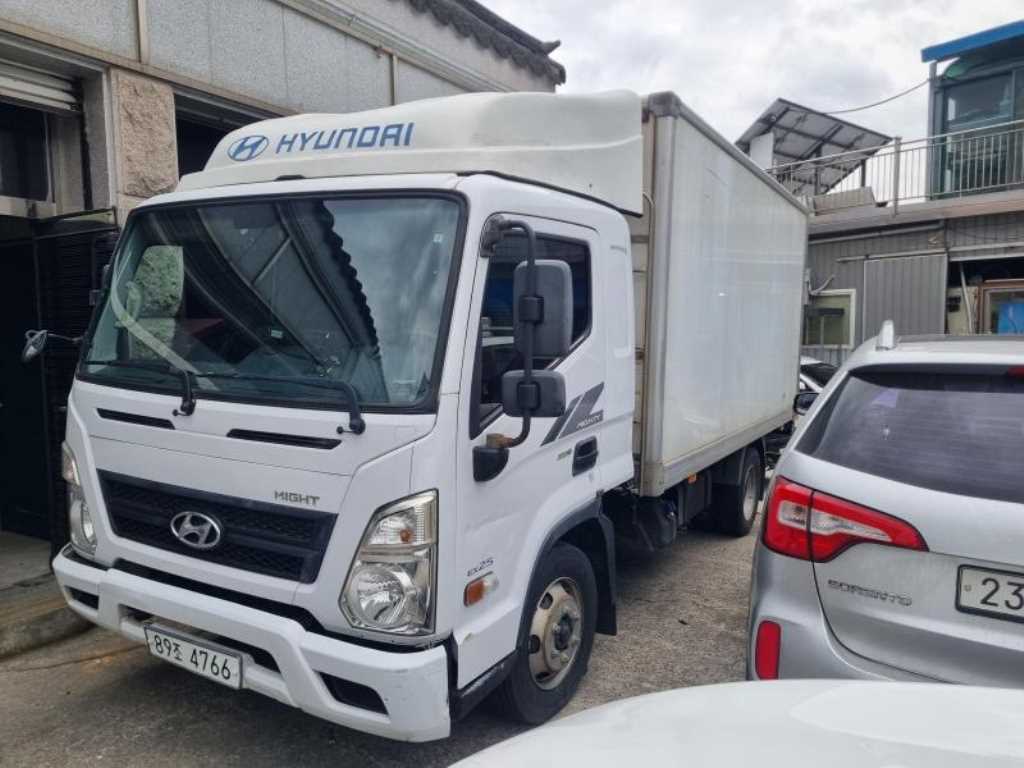medium and large cargo truck 2015 Blanco - Importación desde Corea - HF Imports Iquique - Foto 1