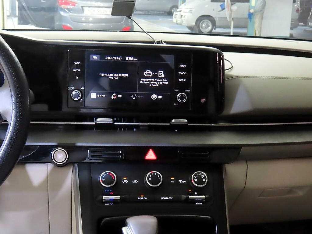 KIA Carnival - Vista 11