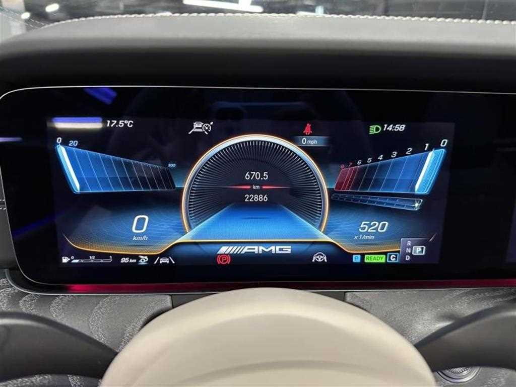 Mercedes Benz AMG GT - Vista 6